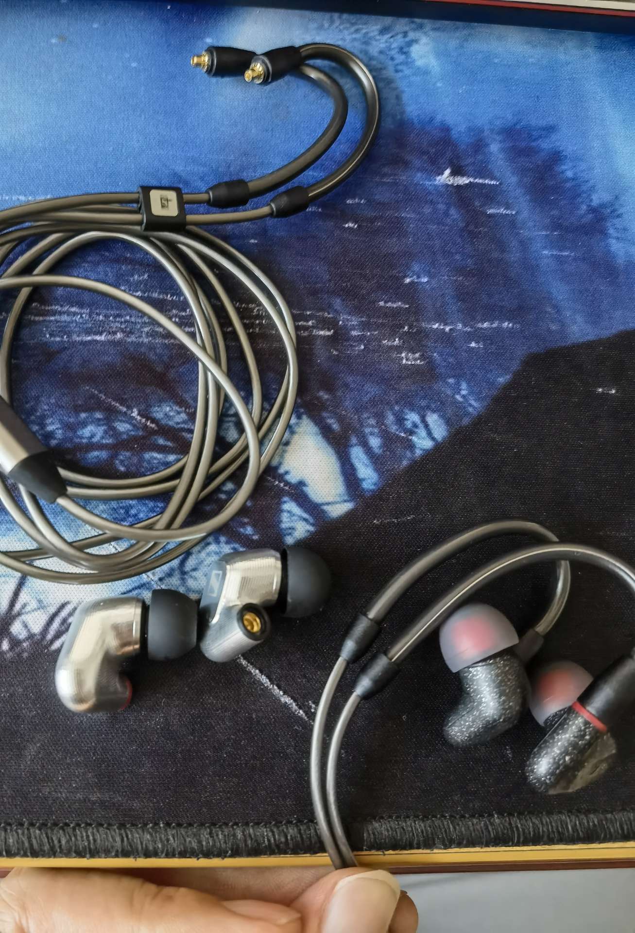 集齐了ie900 ie800s ie500pro ie400pro ie300 ie40pro,可以召唤神龙